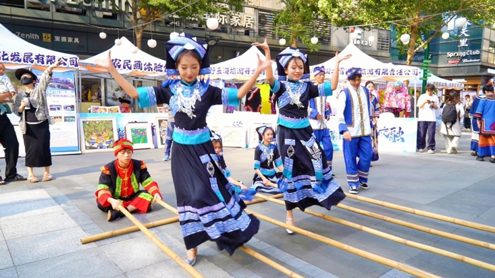 贵州水城文化旅游推介会现场展区.jpg