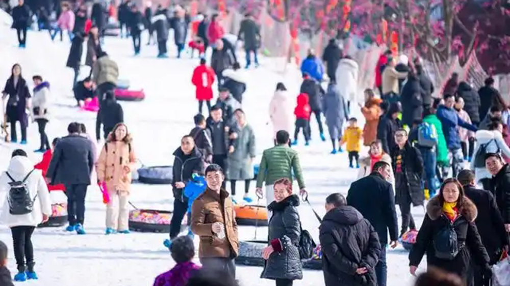 曾家山景区滑雪场.jpg